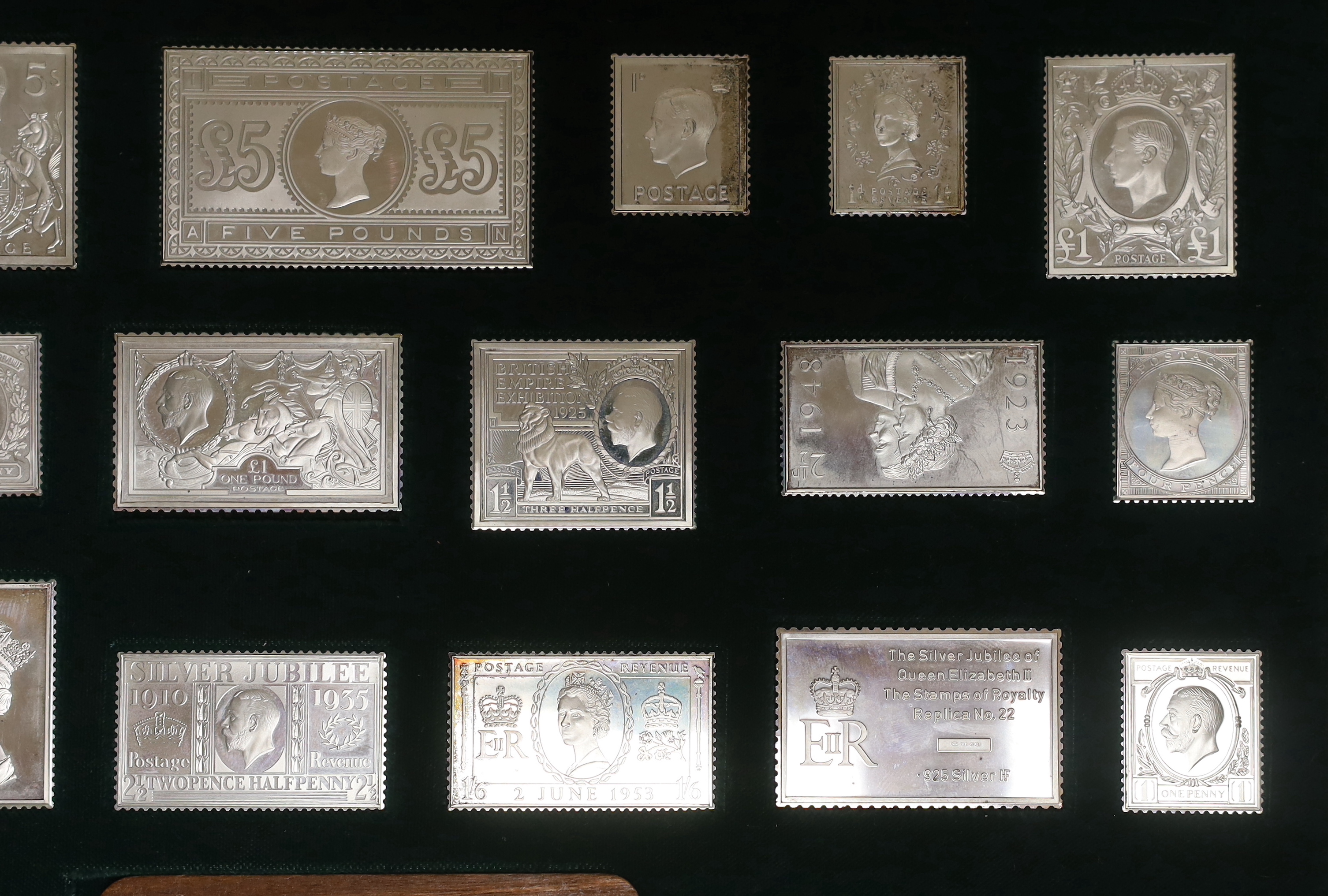 A cased modern set of twenty five silver 'Stamps of Royalty' replicas, with paperwork